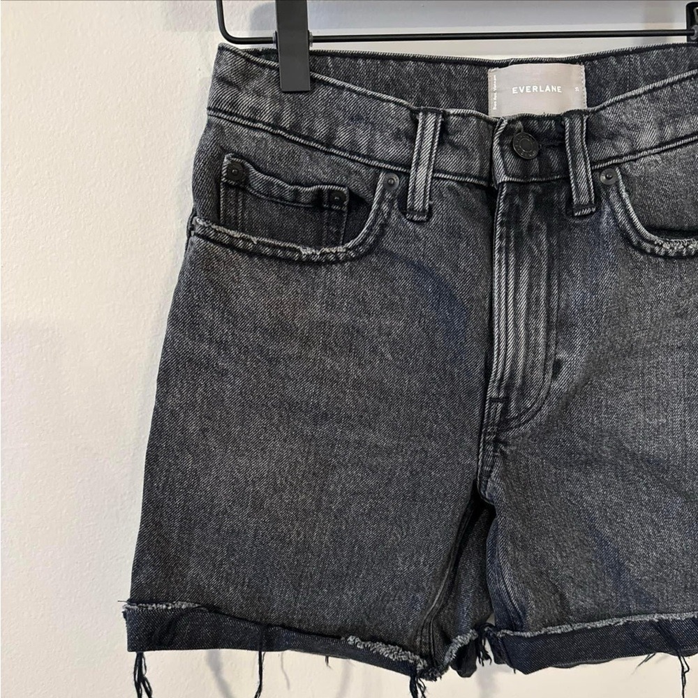 EVERLANE Women W Relaxed Short Black Denim Cutoff Raw Hem Size 25